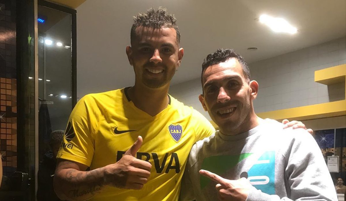 Cardona con Tevez