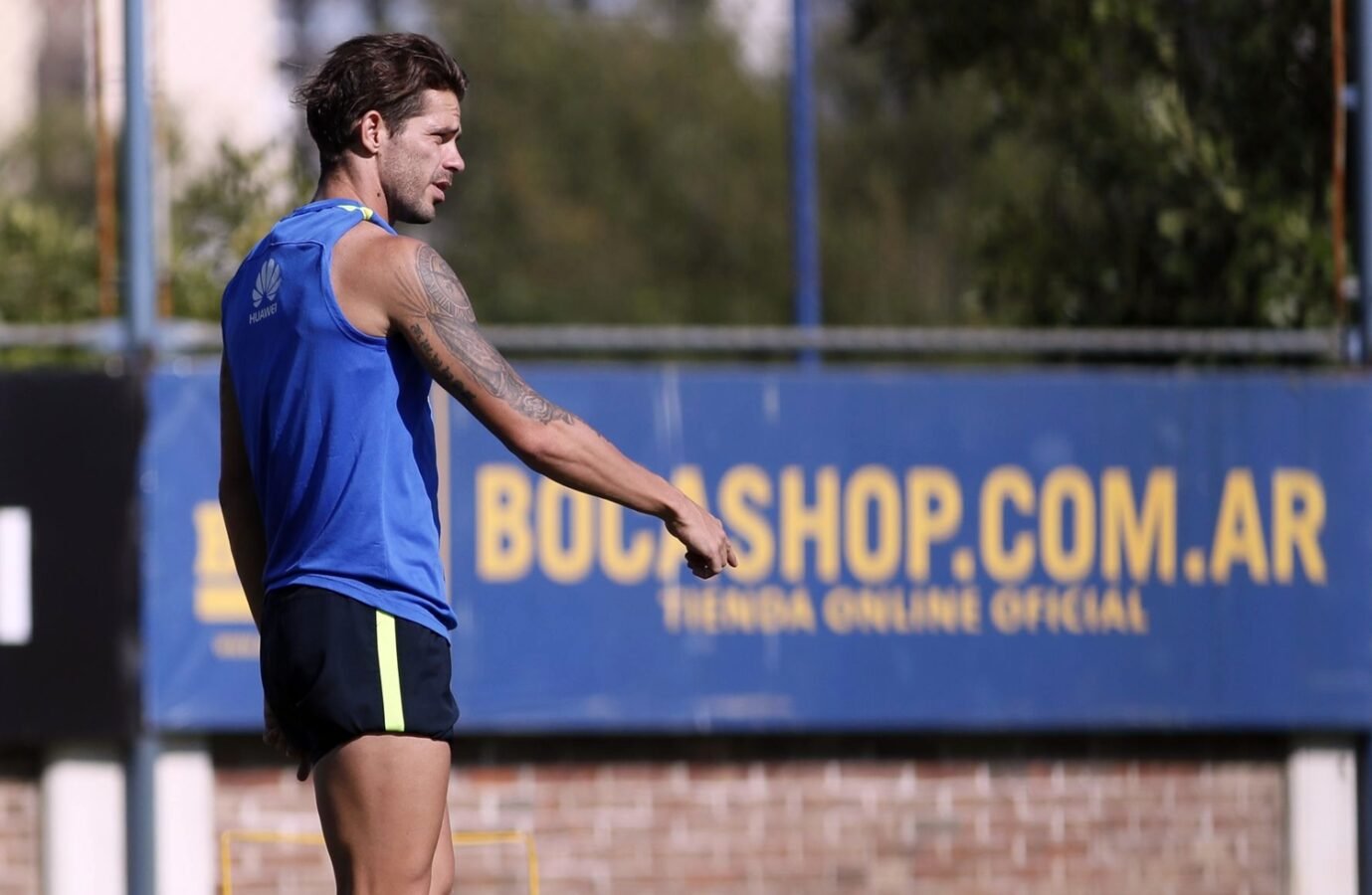 Gago se reencontró con la pelota