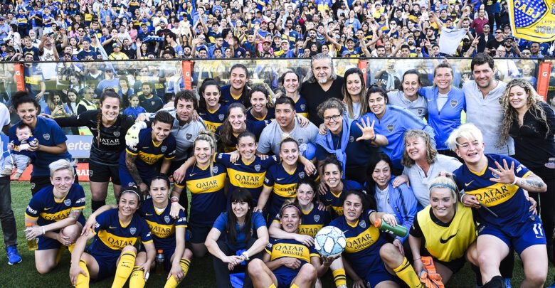 Goleada en la Bombonera: Boca se llevó el primer Superclásico profesional