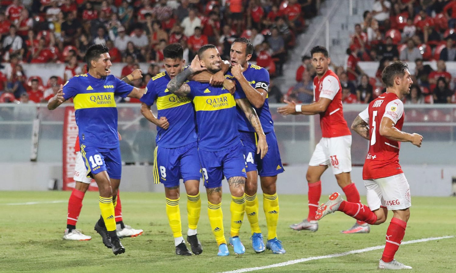 Con doblete de Benedetto y papelón de Tello, Boca empató con Independiente