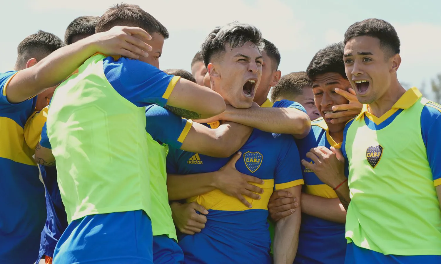 La Reserva venció a Newell's y llega como líder a la definición