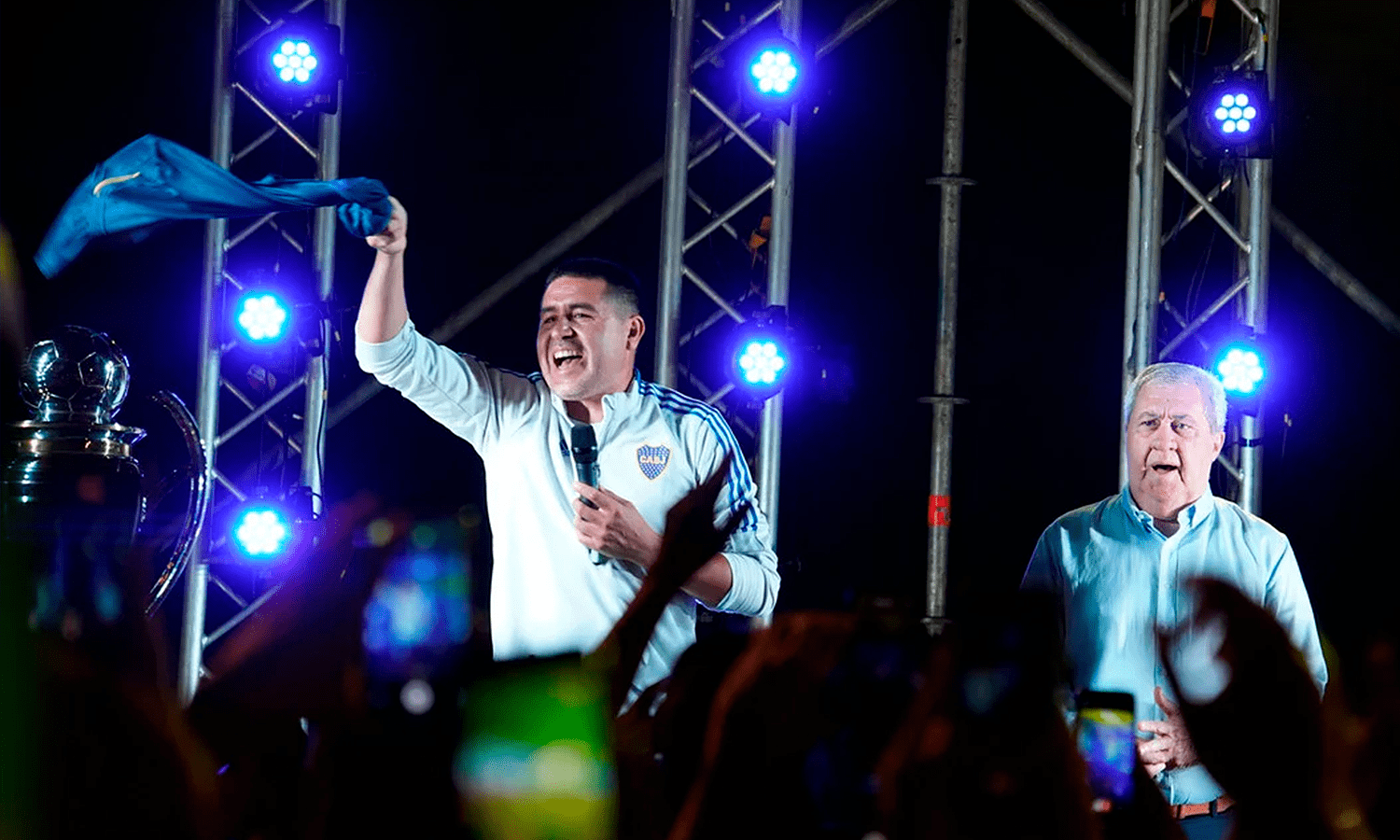 El show de Román en la presentación de su agrupación