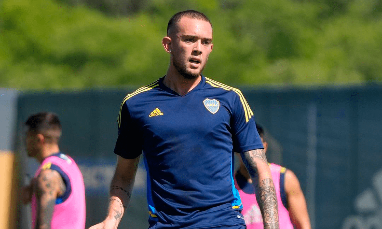 Ibarra recupera un jugador en la posición que pidió reforzar Aranda entrenó junto al grupo esta mañana. Foto: Prensa Boca