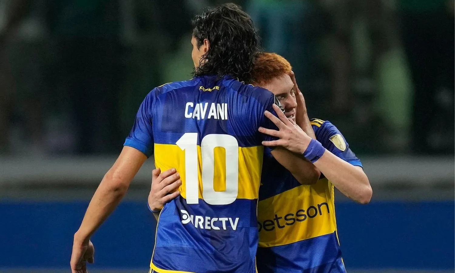 Edinson Cavani y Valentín Barco en Boca