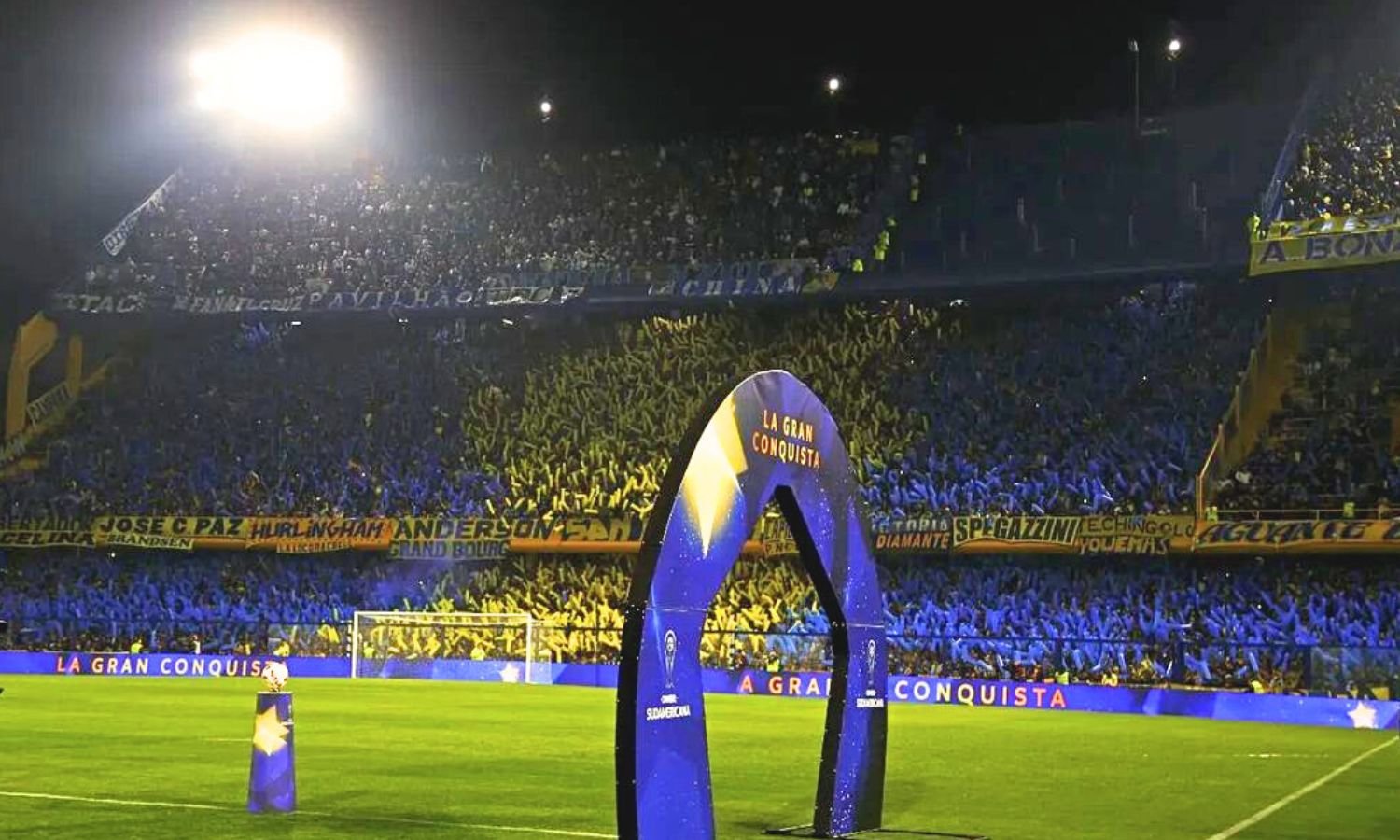 Boca vs Cruzeiro hinchas tribunas