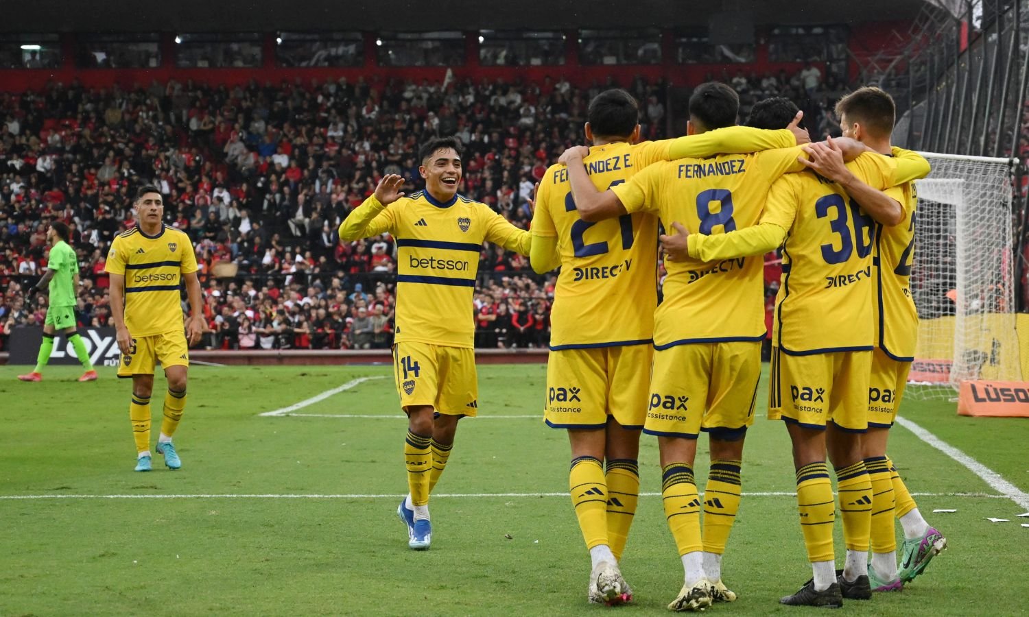 Boca jugando en el estadio Coloso Marcelo Bielsa