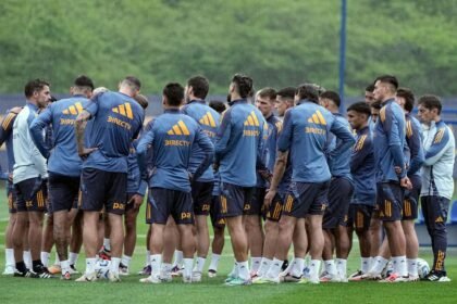 Gago plantel entrenamiento Boca 14102024