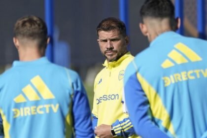 Mariano Herrón con el plantel de Boca