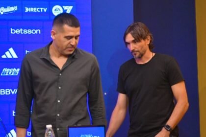 Diego Martínez y Juan Román Riquelme BJ51124