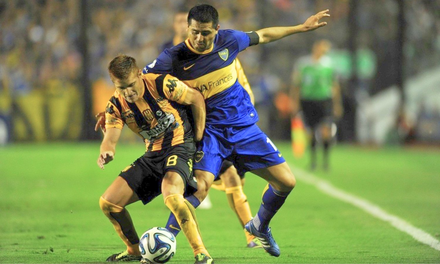 No es Palacios: Boca busca un jugador que viene de salir campeón en Colo Colo Leonardo Gil y Juan Román Riquelme Boca vs Olimpo