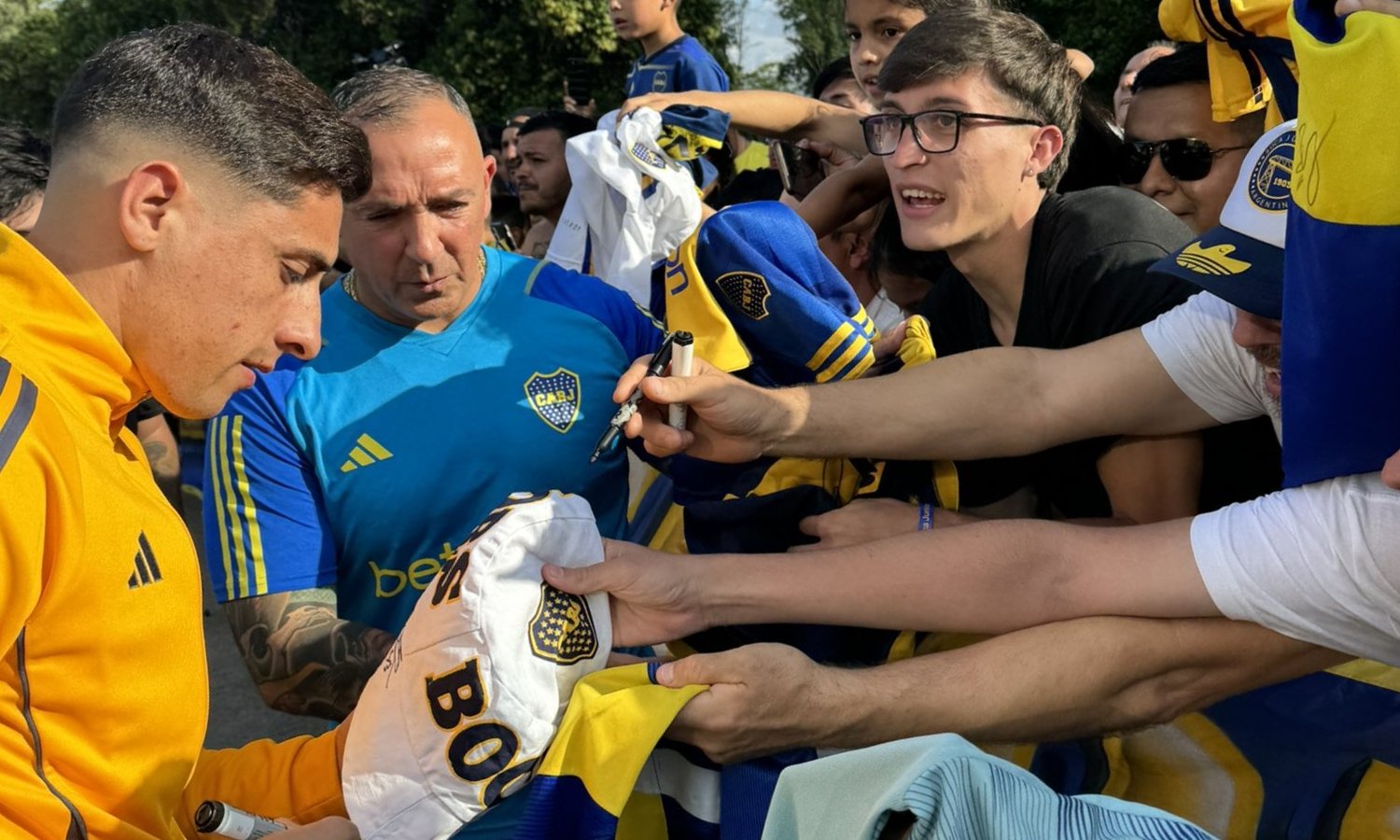 Merentiel con los hinchas en Córdoba