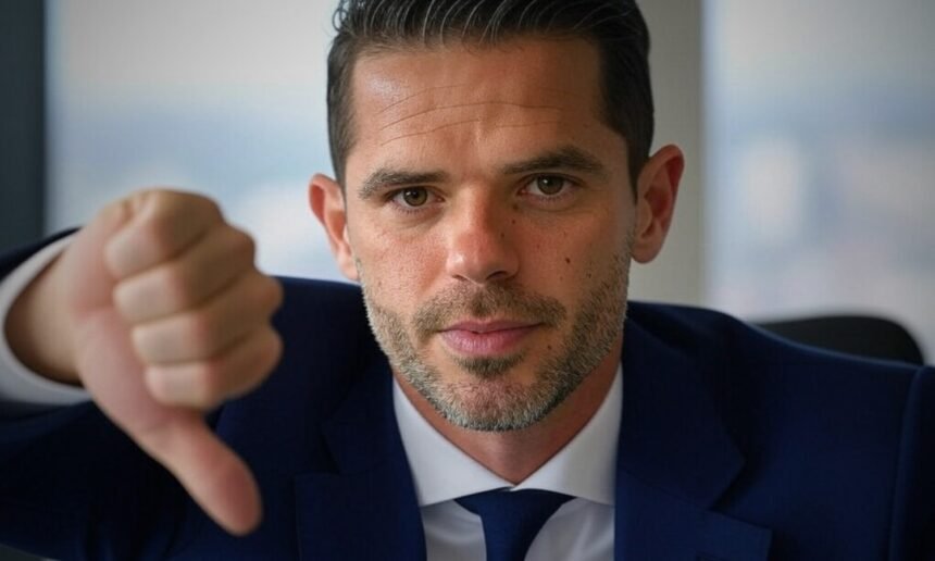 Fernando Gago pulgar abajo