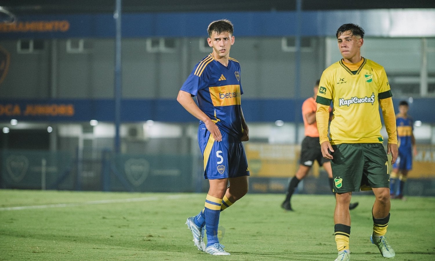 Con un golazo de Santiago Dalmasso, la reserva de Boca le ganó a Defensa Camilo Rey Domenech reserva Boca