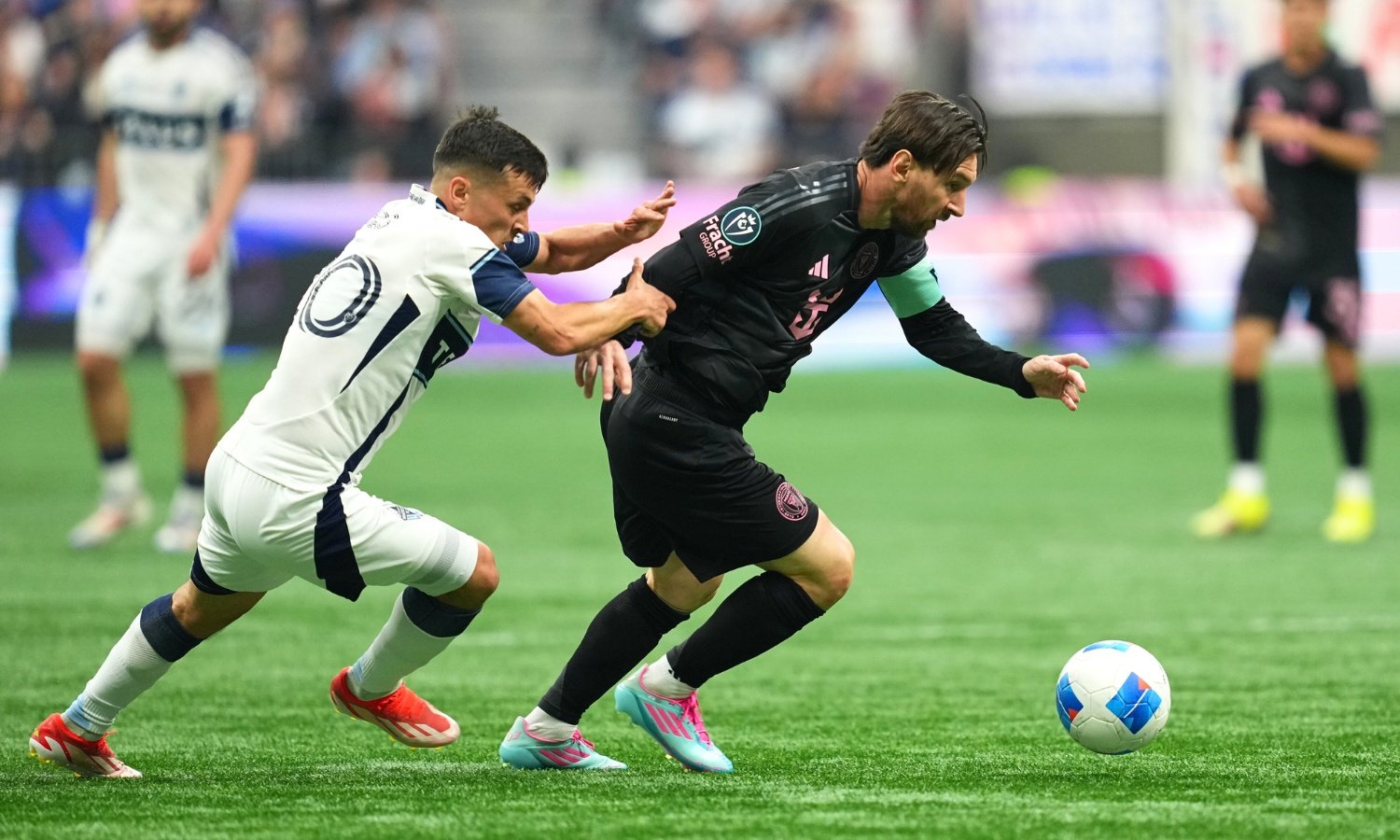 El tenso cruce de Lionel Messi con un ex Boca