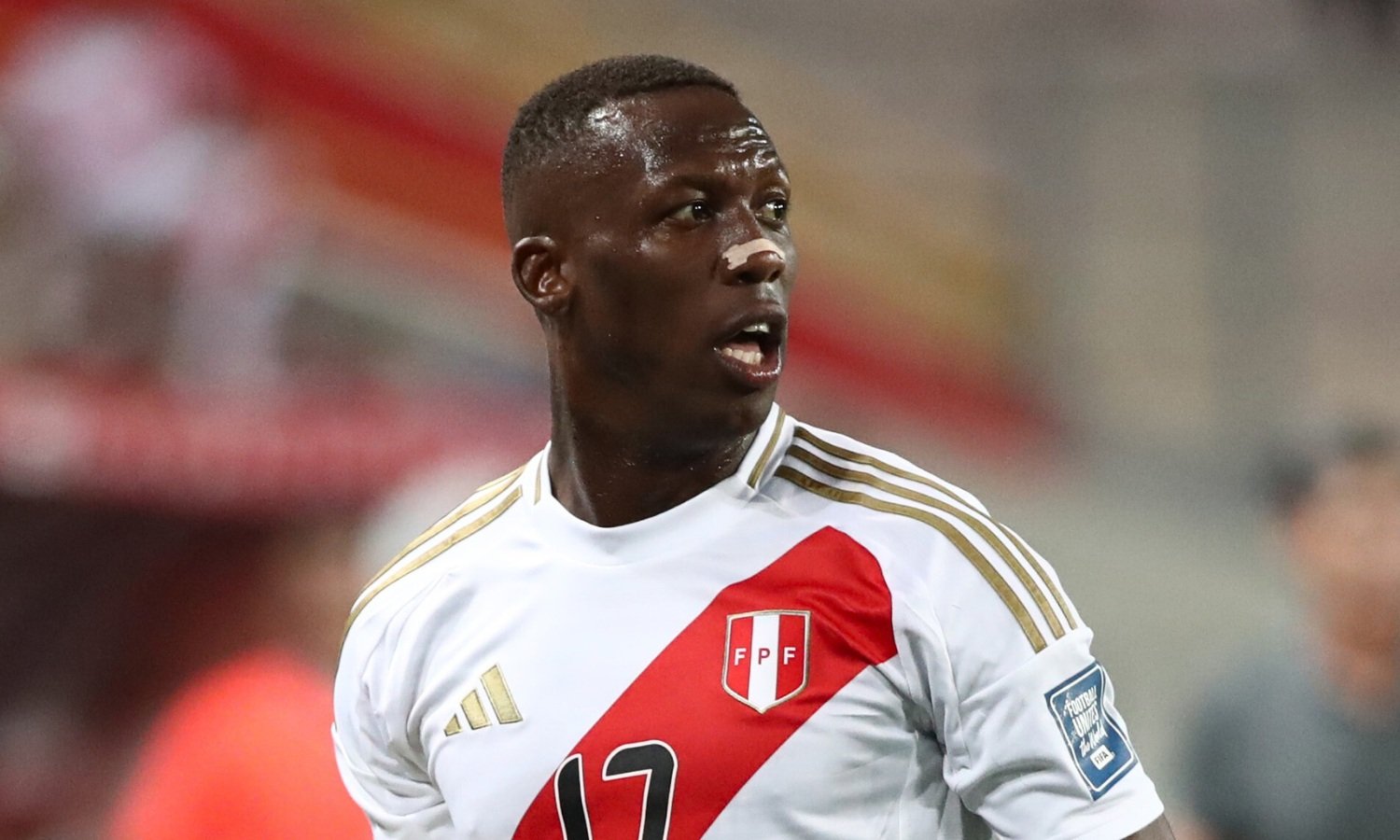 Luis Advíncula Selección Perú