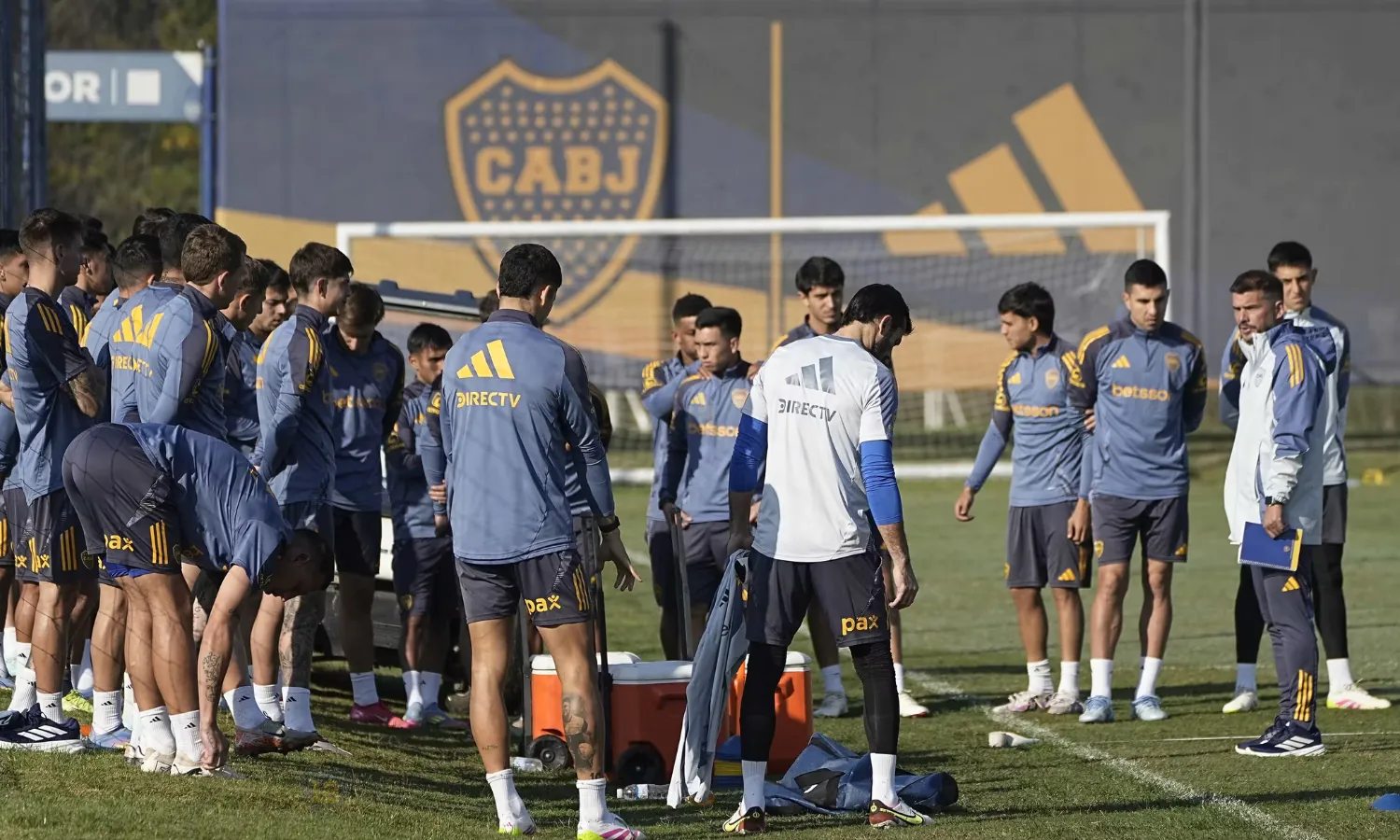 Mariano Herrón y los jugadores Boca