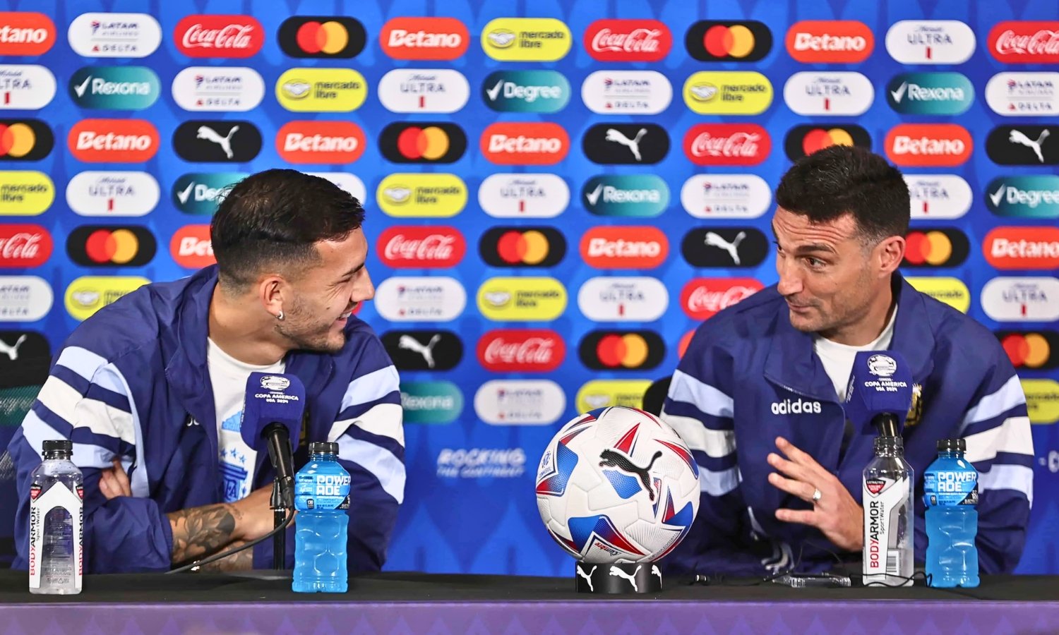 Scaloni y Paredes