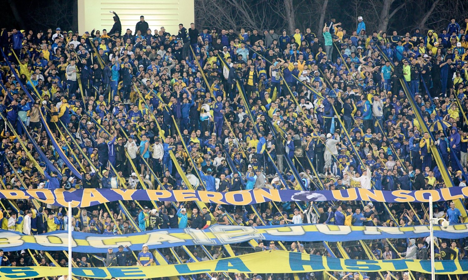 Hinchada Boca estadio Malvinas Argentinas Mendoza
