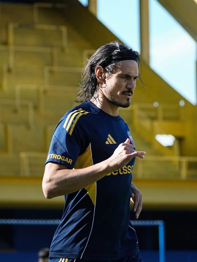 Palacios y Cavani no llegarían: Boca se perfila para repetir el equipo ante Newell's Edinson Cavani