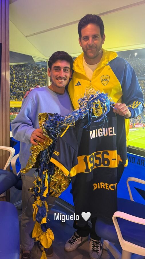 Del Potro con el uruguayo que encontró la camiseta del homenaje a Russo en Boca
