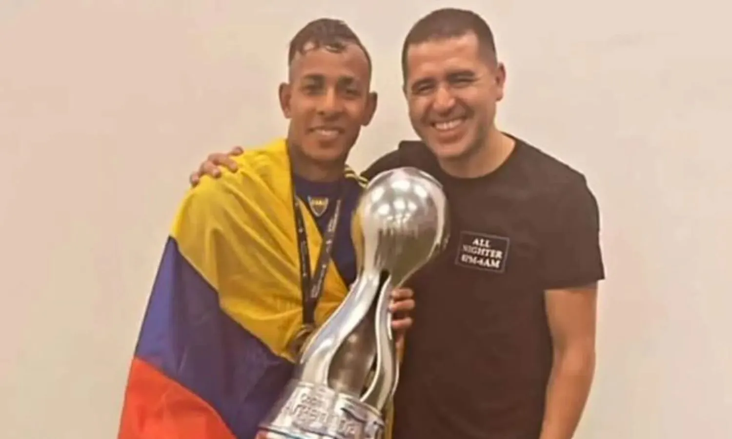 Sebastián Villa y Juan Román Riquelme