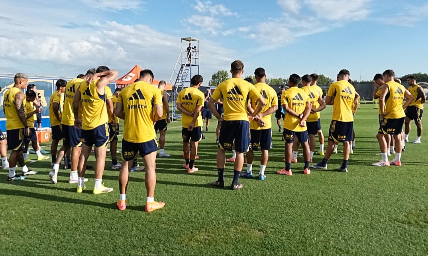 Jugadores entrenamiento Boca