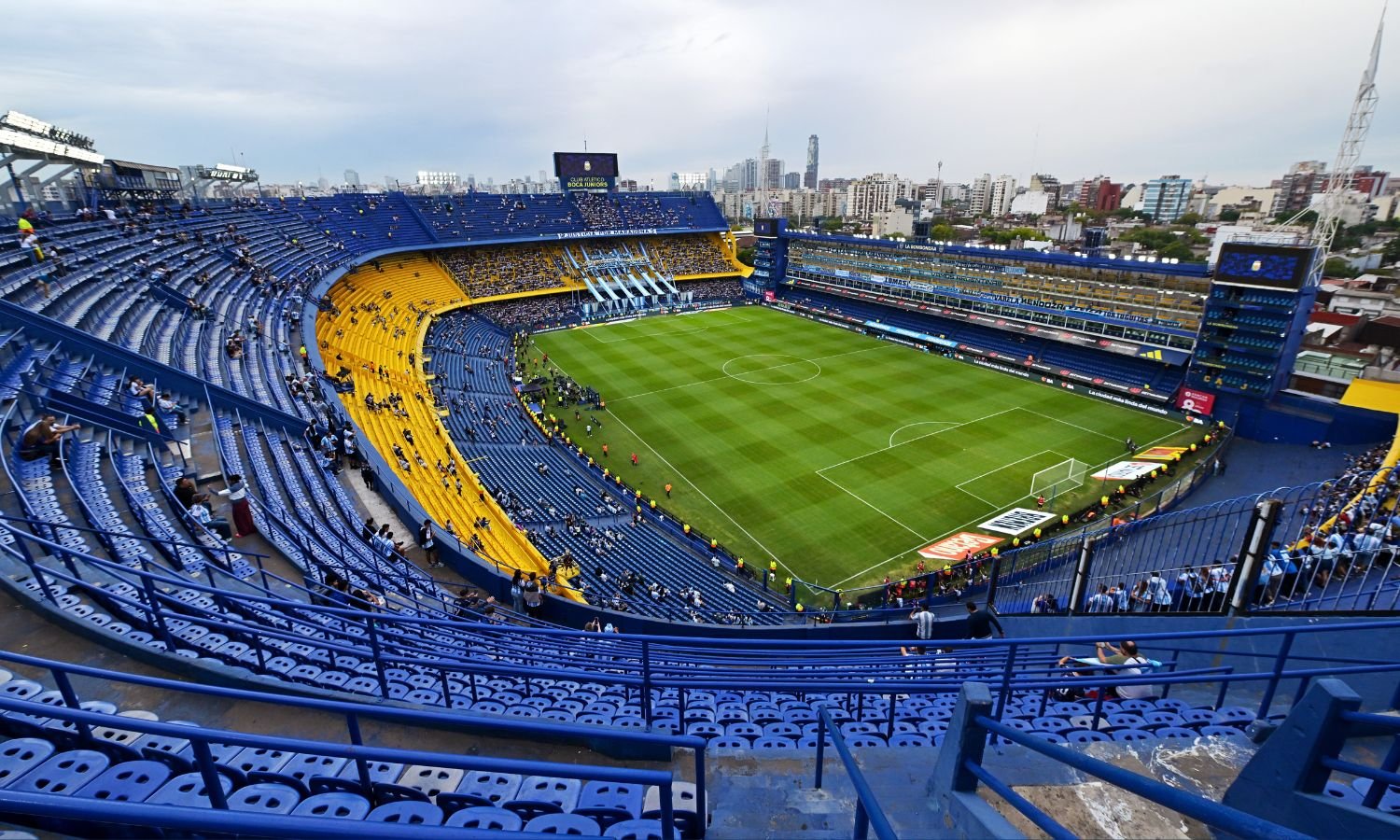 Boca busca ampliar La Bombonera