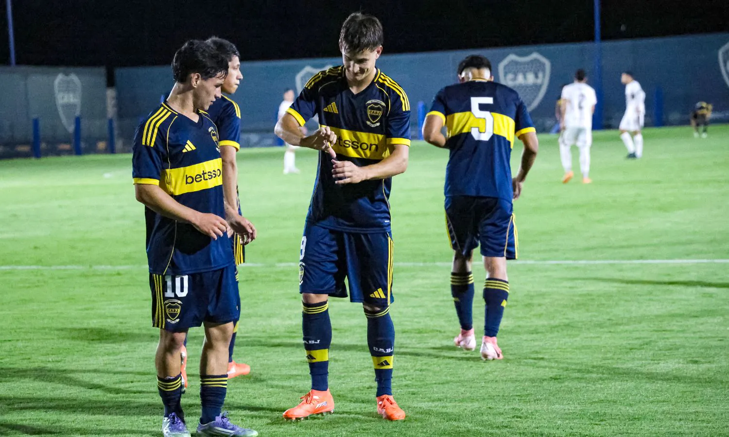 Iker Zufiaurre festejo reserva de Boca vs Platense