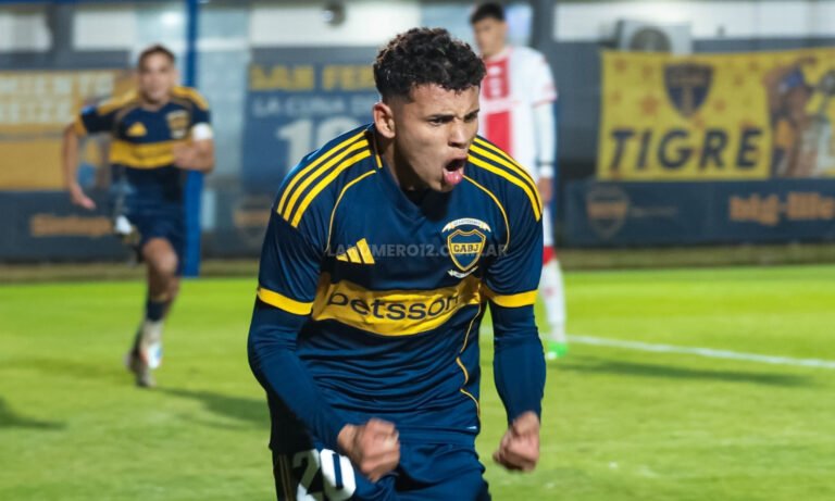 Festejo Leonel Flores reserva de Boca vs Huracán
