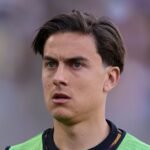 Paulo Dybala se aleja de Boca