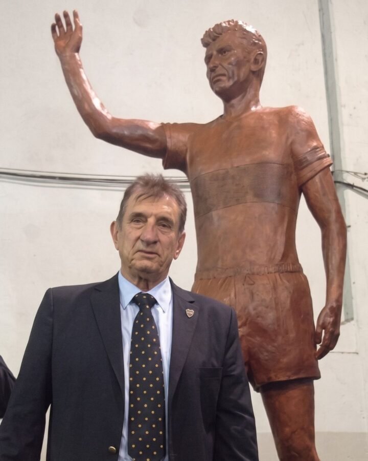 Antonio Rattin Monumento Boca