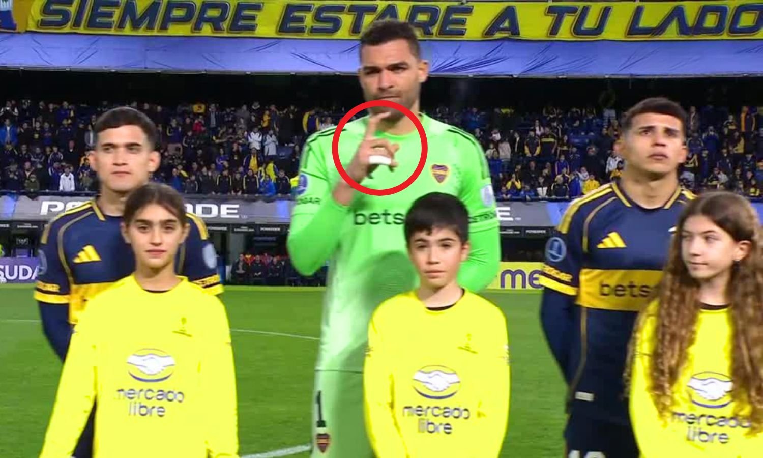 Gesto Álvaro Montero Boca