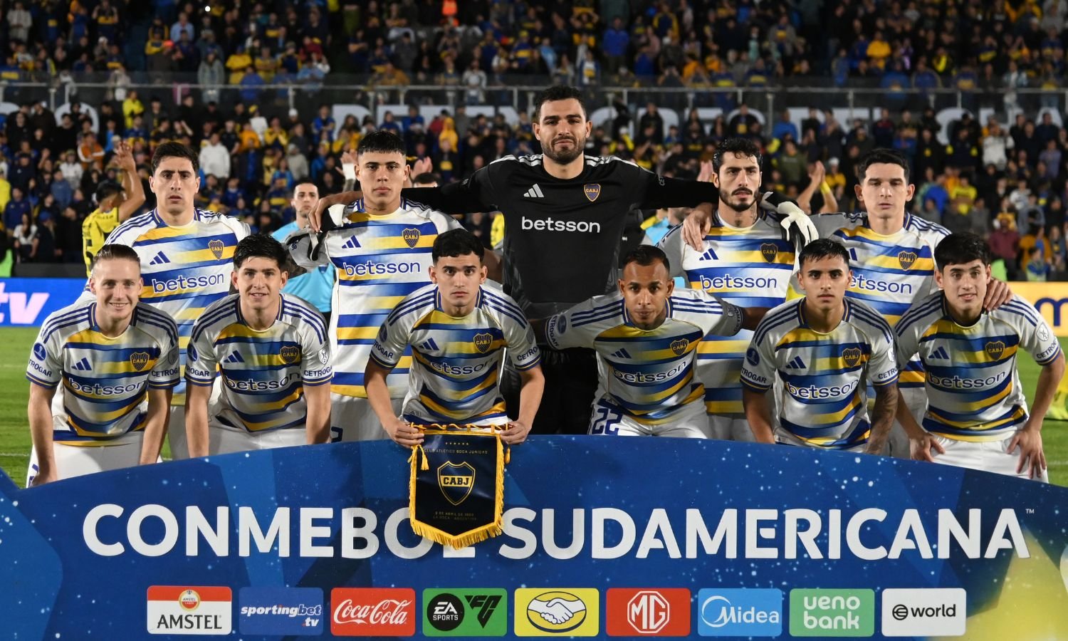 La formación inicial de Boca frente a Recoleta en Asunción.