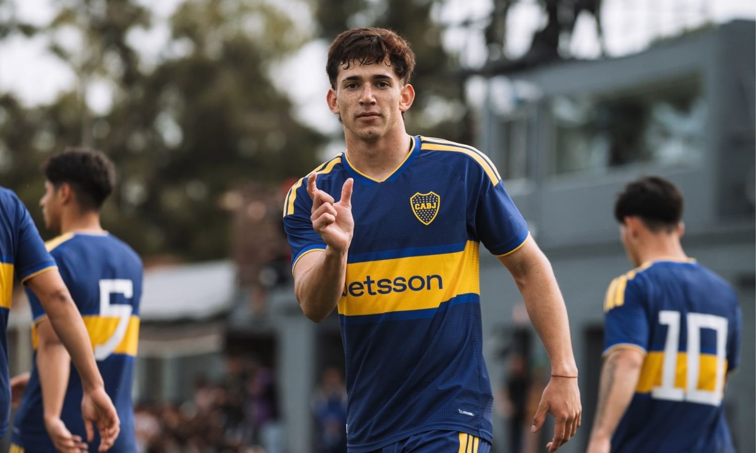 Con doblete de Bacidalupe, la reserva de Boca le ganó a Platense y es líder