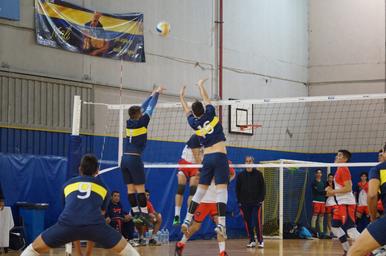 Derrota en el clásico