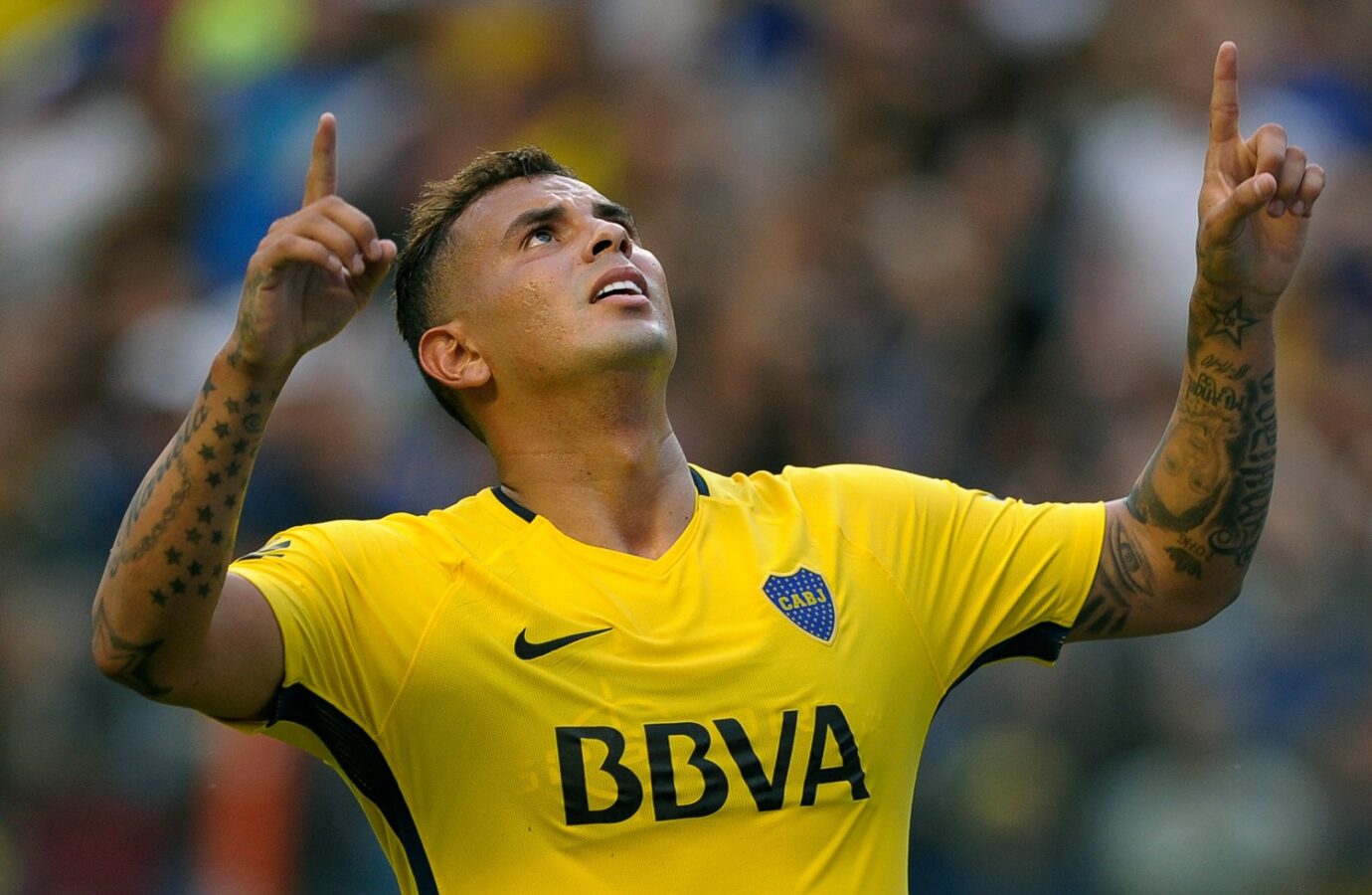Cardona Sería un honor jugar al lado de Tevez