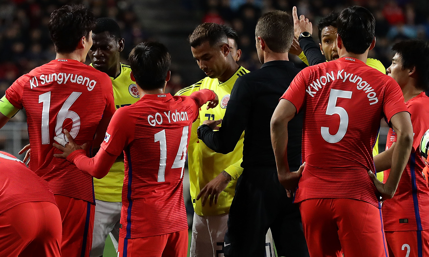 Cardona tuvo un gesto desafortunado y pidió disculpas