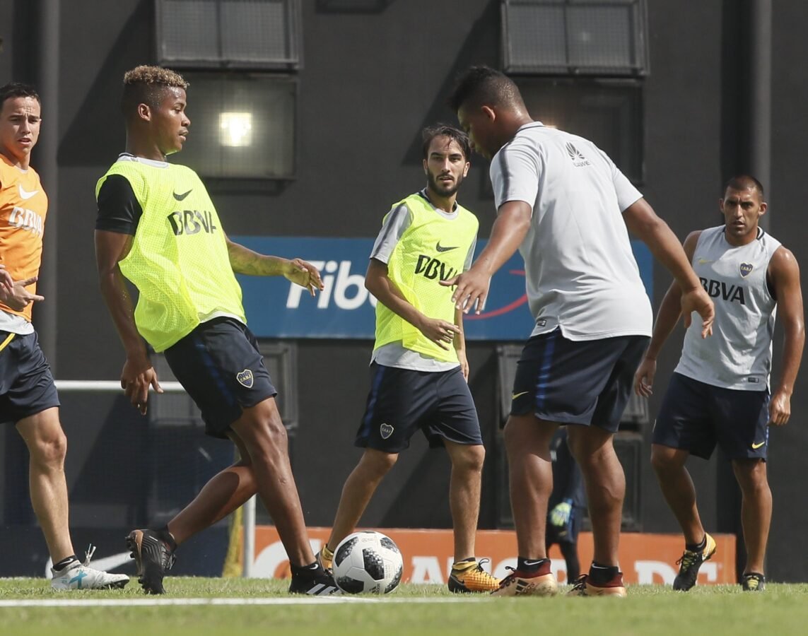 Con los colombianos, Boca volvió a los entrenamientos