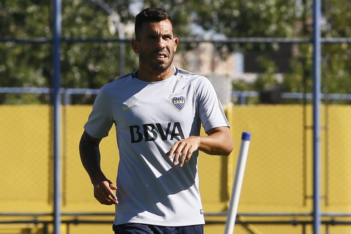 Tevez no entrenó con el grupo