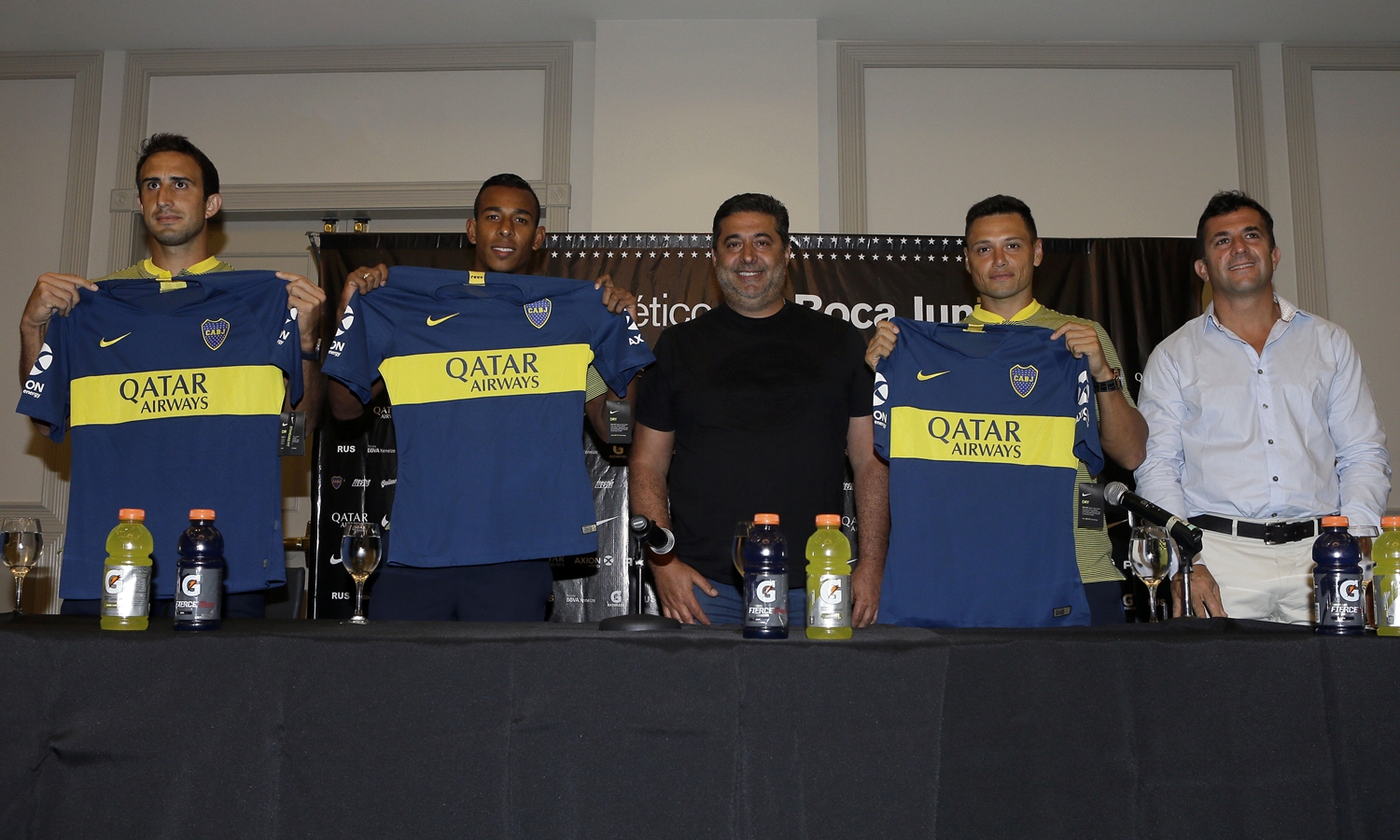 Angelici presentó a los refuerzos en Miami