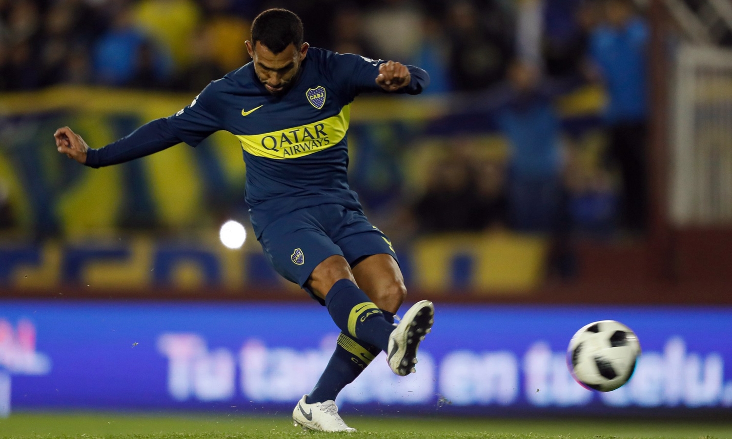 Tevez: "Guillermo deja en claro que no soy la primera opción" Tevez