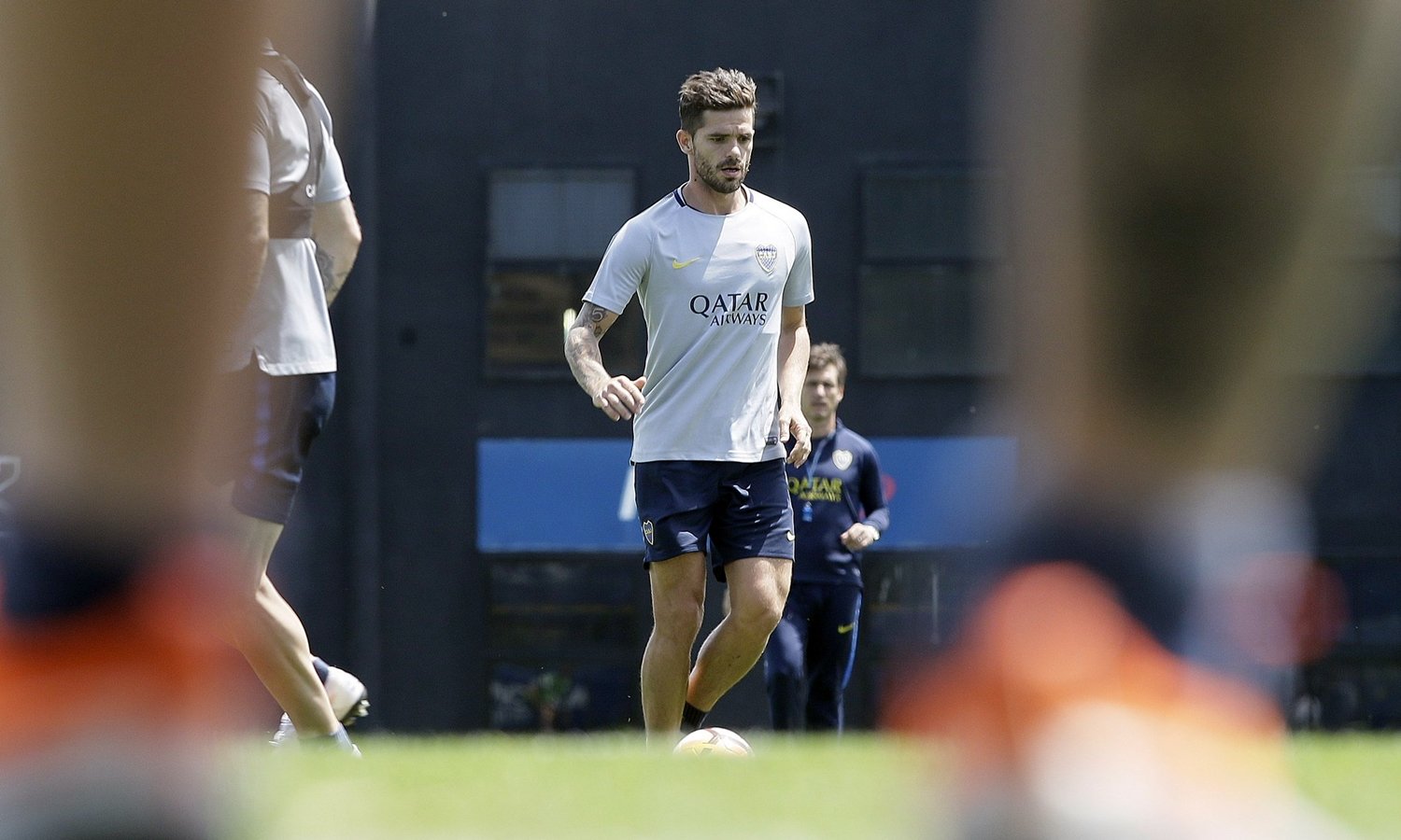 Pérez en duda llega o juega Gago