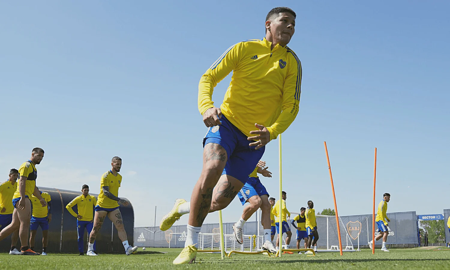 Con una vuelta y una duda, el posible 11 de Boca para visitar a Sarmiento