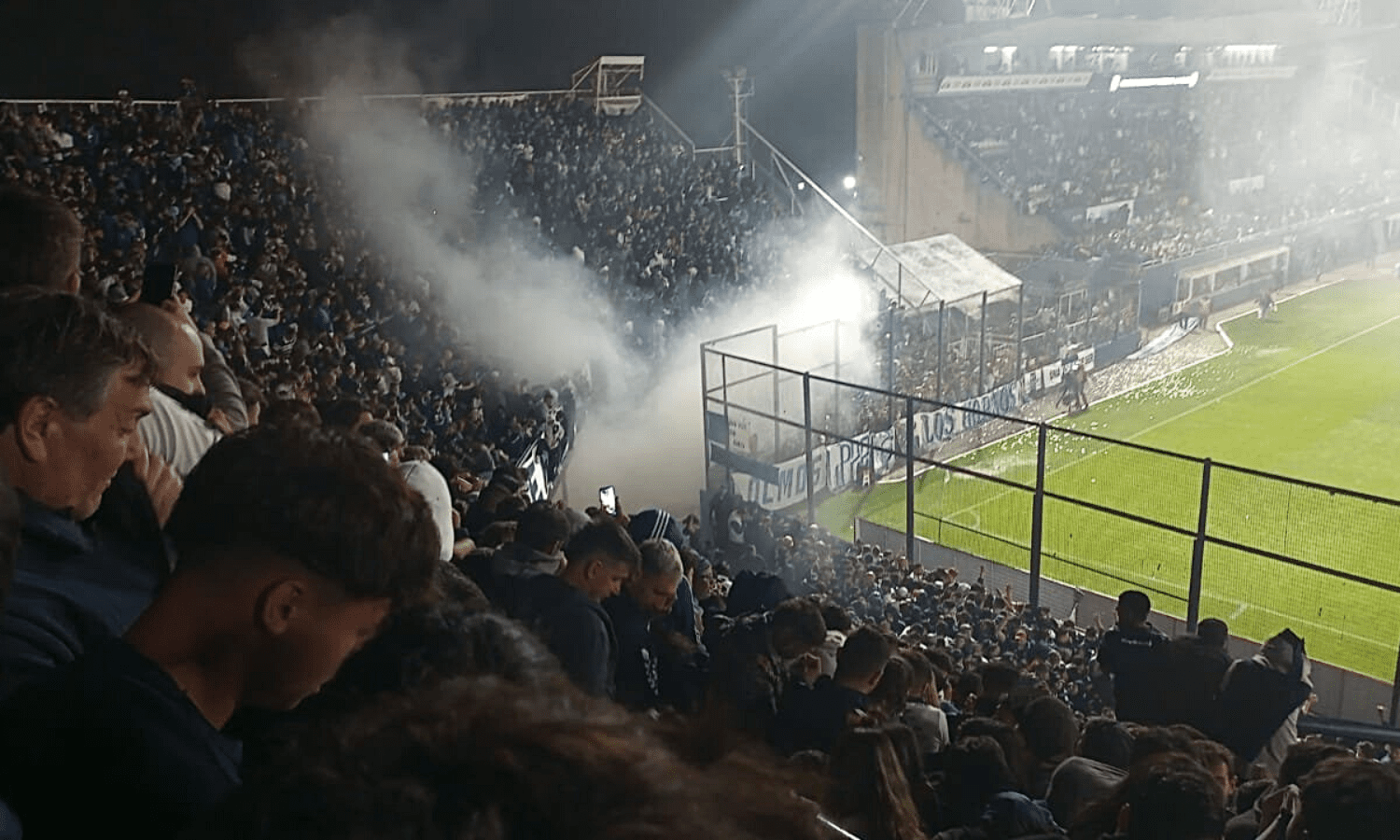 Se suspendió Gimnasia-Boca por incidentes afuera del estadio