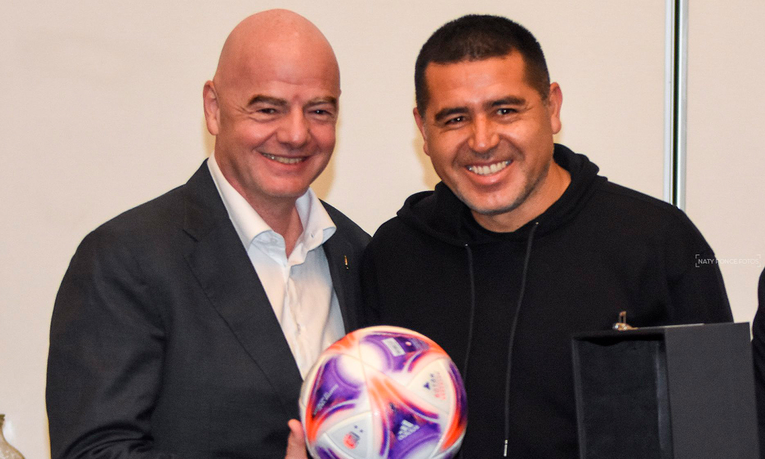 Riquelme con Infantino