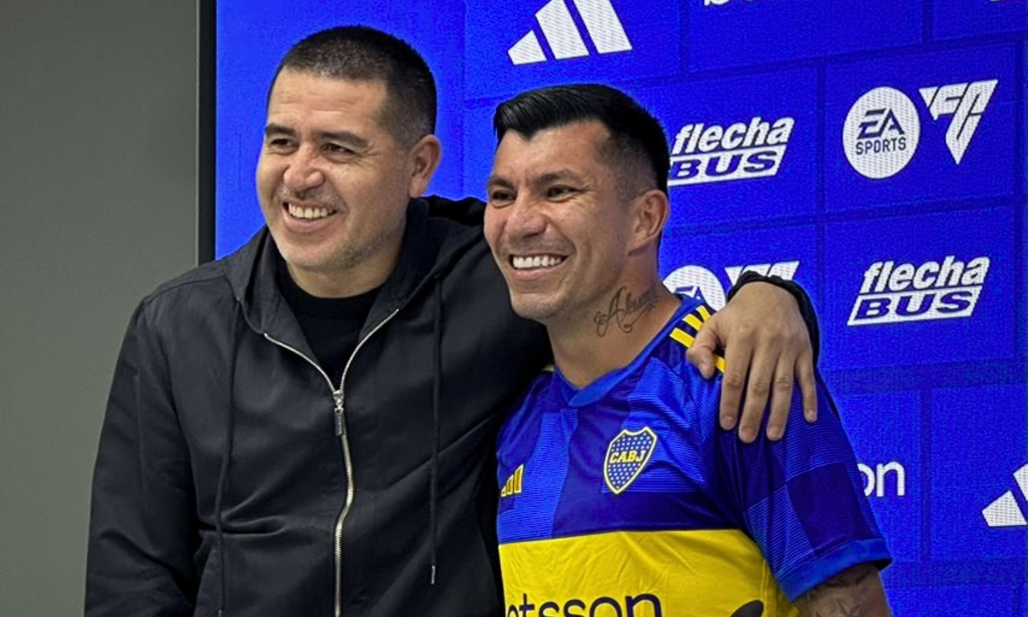 Boca presentó a Gary Medel