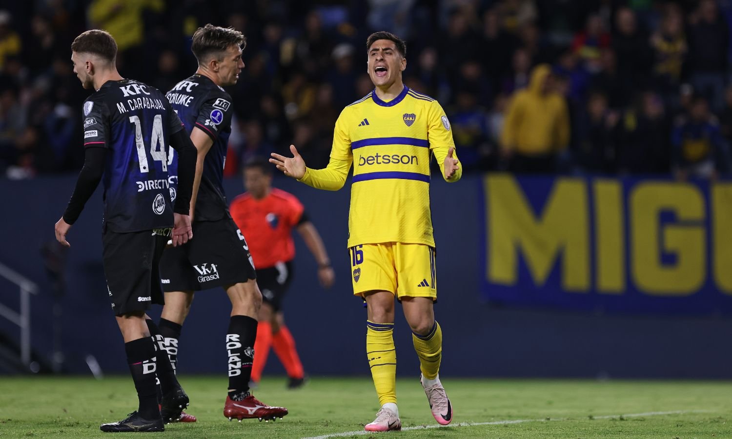 Merentiel se lamenta un gol perdido frente a Independiente del Valle