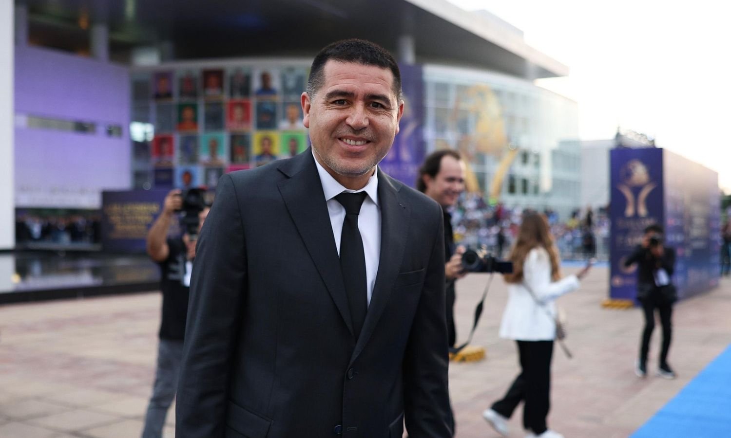 Riquelme ceremonia Salón de la Fama del Fútbol