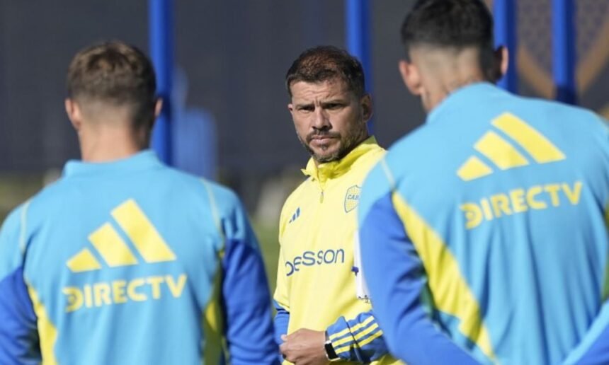 Mariano Herrón con el plantel de Boca