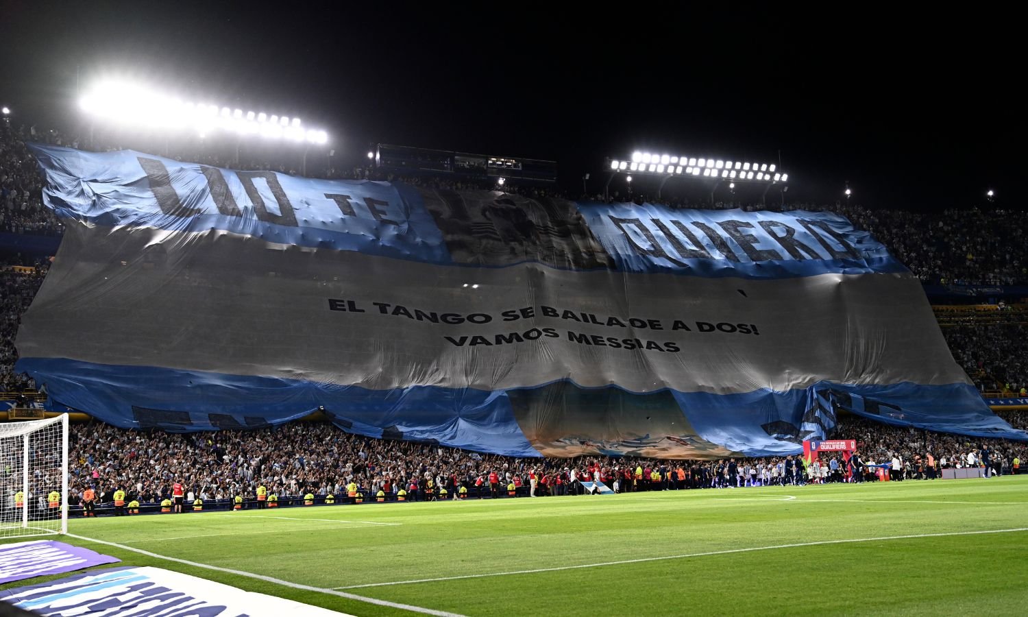 Bandera Messi en La Bombonera 21124